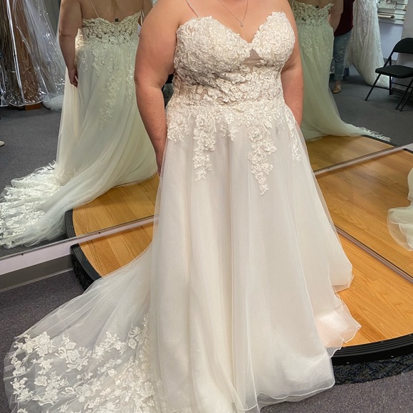 Morilee wedding dress - Picture 3 of 4